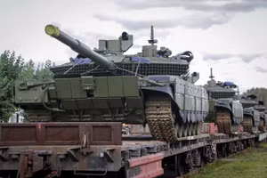 Tập đoàn công nghiệp quốc phòng Nga Uralvagonzavod đã cấp bằng sáng chế cho màn hình đuôi tàu có ERA trên T-90M. Ảnh: UVZ