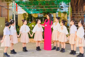 Cô giáo Mạc Thị Thanh Như luôn gần gũi, đồng hành và tạo môi trường học tập thân thiện cho học sinh.