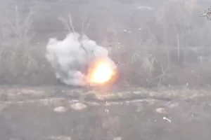 Chuỗi tấn công chính xác khiến nhiều xe bọc thép và pháo binh bị phá hủy