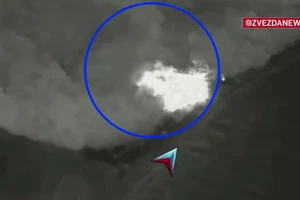 Khoảnh khắc đòn đánh tên lửa trúng bệ phóng HIMARS và S-300