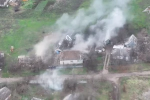 Đòn tiến công trút xuống sở chỉ huy, hỏa lực phá hủy loạt pháo binh, xe bọc thép