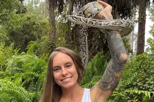 Taylor Stanberry là người chiến thắng trong chương trình Python Challenge 2025. Cô nhận được 10.000 USD nhờ loại bỏ 60 con trăn Miến Điện trong cuộc thi kéo dài 10 ngày vừa qua.