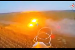 Giao tranh ác liệt nhiều hướng, tăng Leopard và loạt pháo bị thiêu rụi