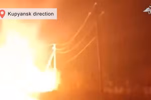 Khí tài bị phá hủy hàng loạt dưới hỏa lực áp đảo, TOS-1A Solntsepyok khai hỏa