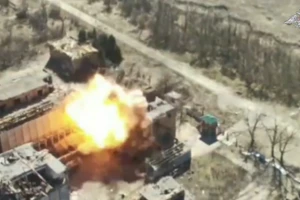 Nga tung hoả lực tập kích sân bay, xóa sổ 11 trạm tác chiến, 24 kho vật tư và gần 500 UAV của Ukraine