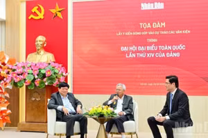 Tổ chức lấy ý kiến các nhà khoa học đóng góp vào dự thảo các văn kiện trình Đại hội XIV của Đảng. (Ảnh: Báo Nhân dân)