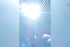 Đòn tập kích kết hợp phá hủy 2 xe tăng, 3 radar phản pháo, hàng chục xe quân sự