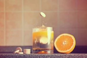 Vitamin C có thể cung cấp khả năng bảo vệ chi phí thấp chống lại các hạt trong không khí. Ảnh: Depositphotos