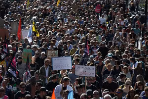 Biển người xuống đường ở Pháp phản đối chính sách thắt lưng buộc bụng