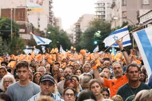 Hàng trăm người đã tập trung tại thủ đô Buenos Aires của Argentina ngày 24/2 để bày tỏ sự đoàn kết với gia đình các nạn nhân của Hamas.