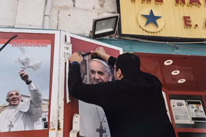 Chùm ảnh: Tín đồ trên thế giới tiếc thương Giáo hoàng Francis