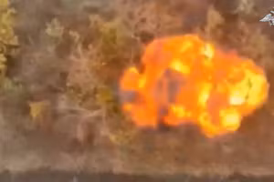 Hỏa lực dồn dập các hướng xóa sổ 14 xe tăng, hàng trăm xe bọc thép và cơ giới