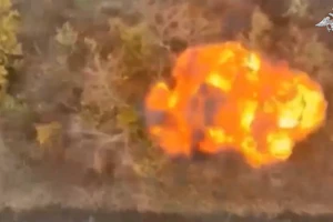 Hỏa lực dồn dập các hướng xóa sổ 14 xe tăng, hàng trăm xe bọc thép và cơ giới