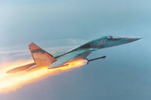 Su-34 khai hỏa.