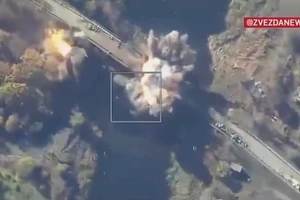 Cảnh không quân phá hủy cầu chiến lược ở Dnipropetrovsk