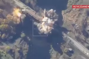 Cảnh không quân phá hủy cầu chiến lược ở Dnipropetrovsk