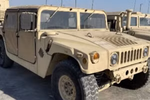 Cảnh sát cho biết những nghi phạm không rõ danh tính đã đột nhập vào một nhà kho tại Trung tâm Dự bị Quân đội ngày 8/1 để đánh cắp xe Humvee