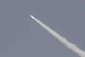 Pakistan tiến hành phóng thử thành công tên lửa Abdali vào ngày 3/3. 