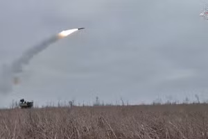 Đòn tập kích phá hủy hệ thống RAK-SA-12, 'quái vật' phòng không Tor-MU khai hỏa