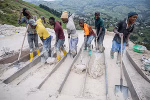 Bên trong 'mỏ vàng đen' coltan Congo nuôi sống thế giới công nghệ