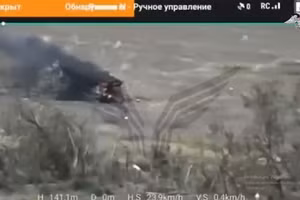 Hỏa lực trút xuống 162 khu vực, loạt khí tài bị thiêu rụi