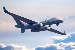 Hình ảnh minh họa UAV của General Atomics MQ-9B SkyGuardian đang bay, được sửa đổi để mang theo các vỏ ngoài cần thiết cho khả năng AEW&C mới. Ảnh: General Atomics