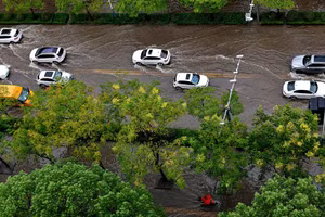 Chùm ảnh Thượng Hải sơ tán hơn 10 vạn dân vì mưa kỷ lục