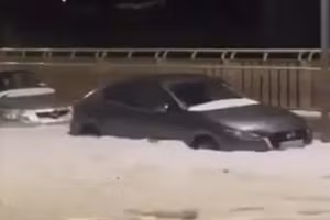 Malta chìm trong biển băng lũ bất thường