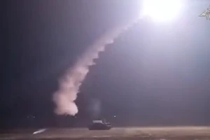  Hỏa lực dồn dập xóa sổ loạt kho vật tư, trạm radar và pháo dã chiến