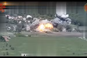 Tập kích xưởng pháo tự hành Bogdana, thiêu hủy 6 trạm tác chiến điện tử