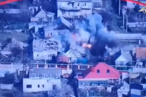 Sở chỉ huy bị tập kích trong đòn chính xác, tên lửa Kinzhal khai hỏa