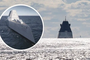 Chiến hạm 15.000 tấn tàng hình lần đầu ra khơi 'thử lửa'