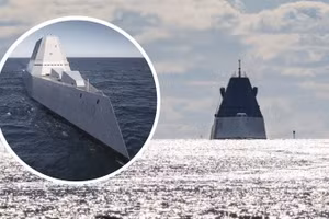 Chiến hạm 15.000 tấn tàng hình lần đầu ra khơi 'thử lửa'