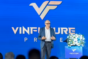 TS. Filippo Giorgi, Trung tâm Vật lý Lý thuyết Quốc tế Abdus Salam (Ý) chia sẻ tại tọa đàm.