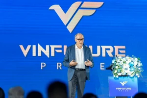 TS. Filippo Giorgi, Trung tâm Vật lý Lý thuyết Quốc tế Abdus Salam (Ý) chia sẻ tại tọa đàm.