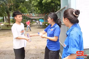 Kỳ thi nơi địa đầu Tây Bắc: Trật tự, ấm áp và lặng thầm