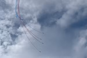 Video vụ tai nạn giữa không trung của không quân Pháp