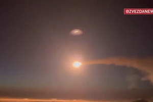 Khoảnh khắc Tor-M2 bắn hạ bầy drone tấn công ở hướng Krasnoarmeysky