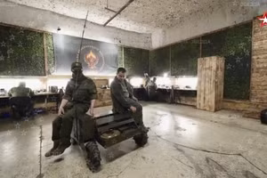 Cận cảnh robot vừa rải mìn vừa sơ tán thương binh