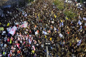 Hàng nghìn người Israel biểu tình tại Tel Aviv phản đối chiến tranh ở Gaza.