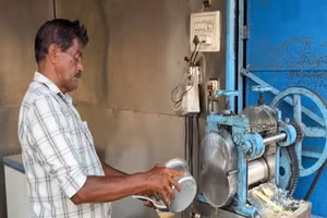 Người bán nước mía gây bất ngờ khi đặt chân tới 10 quốc gia