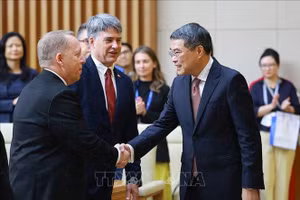 Thủ tướng Lê Minh Hưng tiếp và làm việc với Đoàn doanh nghiệp cấp cao Hội đồng Kinh doanh Hoa Kỳ - ASEAN (USABC). Ảnh: Dương Giang/TTXVN