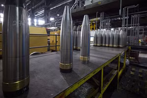 Thiếu đất hiếm và nhân lực khiến kế hoạch tái vũ trang EU lung lay