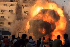 Gaza chao đảo trong bom đạn trước bão không kích dữ dội từ Israel