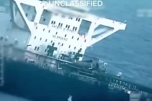 Video Mỹ bắt giữ tàu chở dầu Venezuela bất ngờ xuất hiện