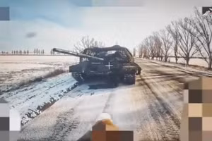 Video vũ khí thiêu rụi 14 xe tăng ở hướng Nam Donetsk