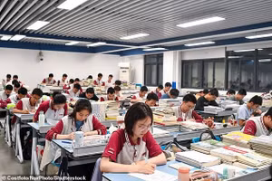 Trung Quốc tung tuyệt chiêu chống gian lận kỳ thi đại học