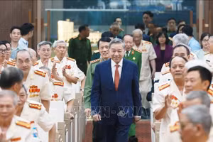 Tổng Bí thư Tô Lâm gặp mặt cán bộ Công an chi viện chiến trường miền Nam.( Ảnh: Thống Nhất/TTXVN)