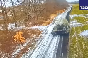 Video lính dù hạ gục 3 xe tăng bằng FPV tại Kursk