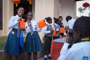 Thế giới hân hoan đón năm Ất Tỵ